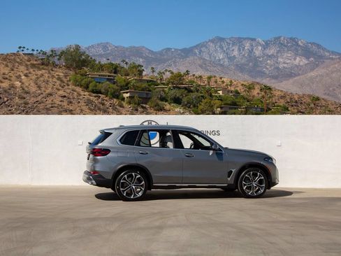 Used 2026 BMW X5 sDrive40i w/ Parking Assistance Package RWD image 5