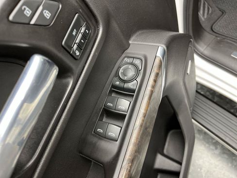 Certified 2021 GMC Sierra 1500 Denali w/ Denali Ultimate Package AWD/4WD image 9