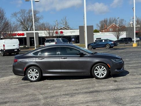 Used 2016 Chrysler 200 Limited image 5