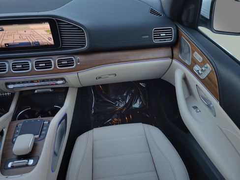 Certified 2025 Mercedes-Benz GLS 580 4MATIC image 15
