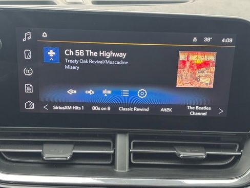 Certified 2025 Chevrolet Trax RS w/ Sunroof Package image 26