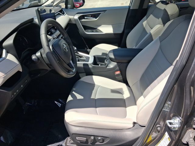 Used 2023 Toyota RAV4 XLE Premium FWD image 11