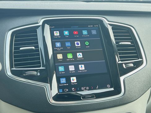 Used 2023 Volvo XC90 B6 Plus w/ Protection Package Premier image 18