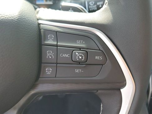 New 2025 Jeep Grand Cherokee Altitude image 30