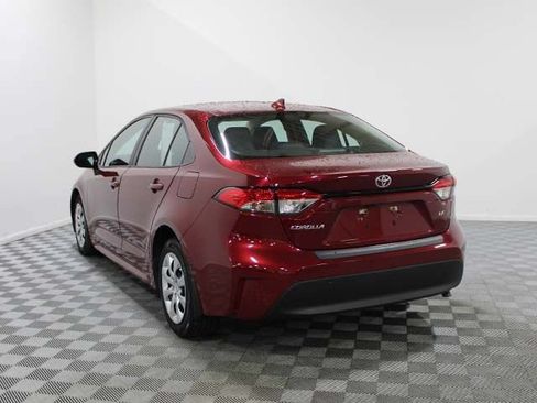 Used 2023 Toyota Corolla LE w/ Carpet Mat Package (TMS) FWD image 4