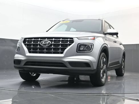 Certified 2026 Hyundai Venue SEL FWD image 28