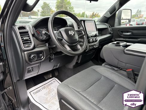 Used 2025 RAM 1500 Tradesman AWD/4WD image 9