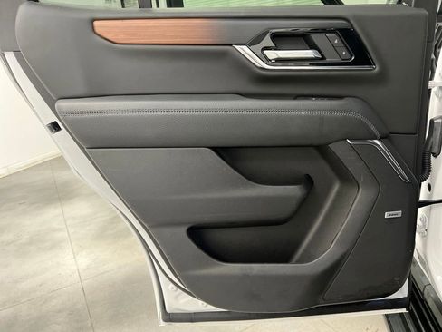 Used 2025 GMC Yukon Denali image 16