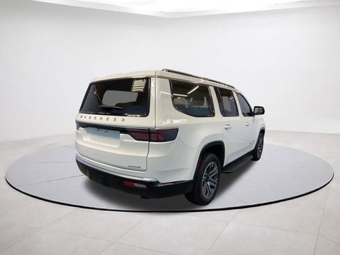 Used 2024 Jeep Wagoneer Series II w/ Flexible Seating Group image 6