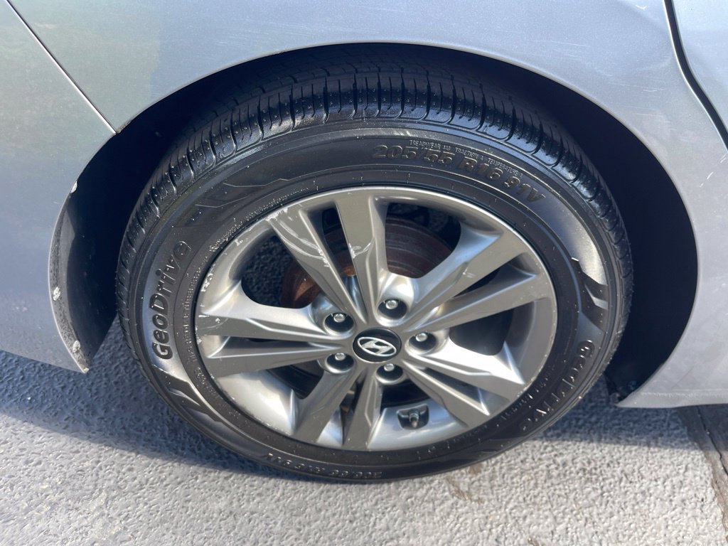 Used 2017 Hyundai Elantra SE FWD image 26