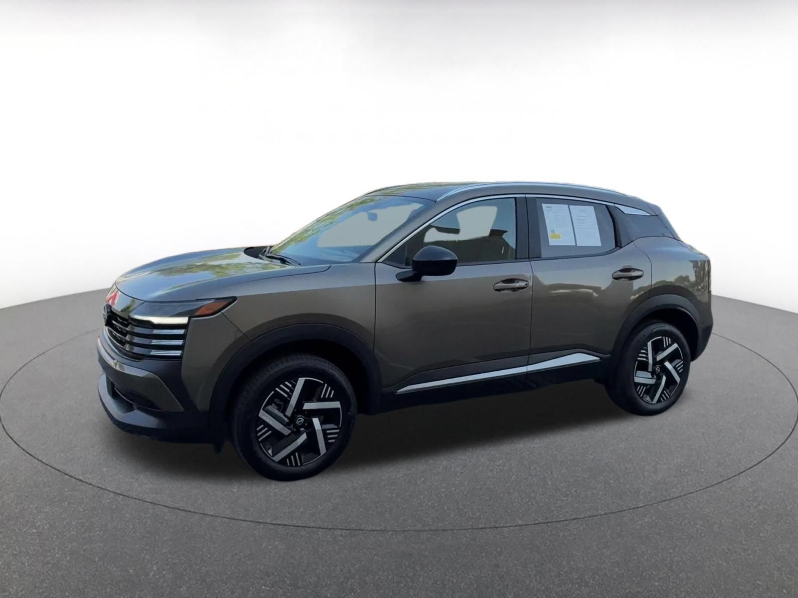 Used 2026 Nissan Kicks SV FWD image 7