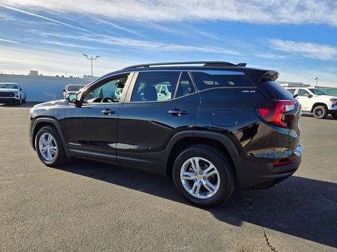 Used 2023 GMC Terrain SLE w/ Driver Convenience Package image 4