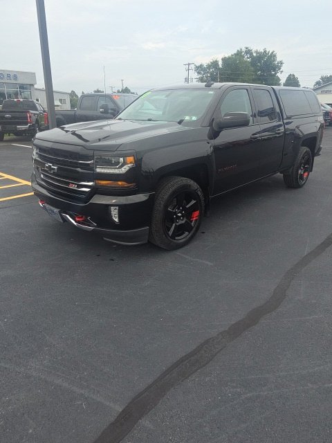 Used 2017 Chevrolet Silverado 1500 LT w/ Redline Edition AWD/4WD image 11