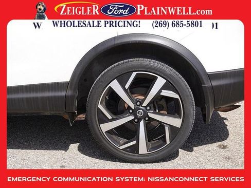 Used 2020 Nissan Rogue Sport SL image 9