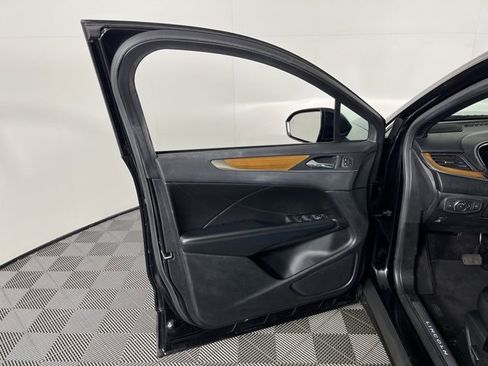 Used 2018 Lincoln MKC Reserve w/ Lincoln MKC Climate Package image 15