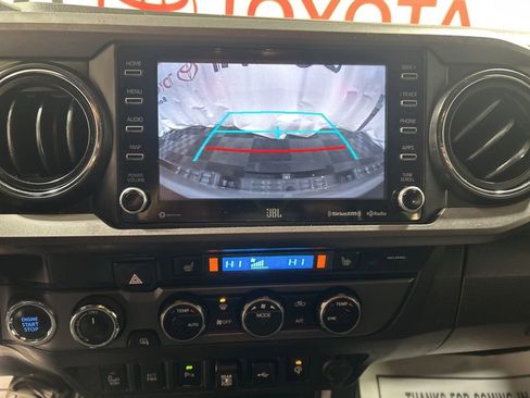 Used 2022 Toyota Tacoma TRD Off-Road image 26