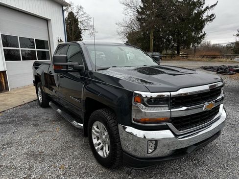 Used 2017 Chevrolet Silverado 1500 LT w/ Max Trailering Package image 4