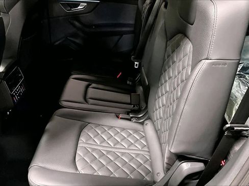 New 2026 Audi SQ7 Premium Plus image 21