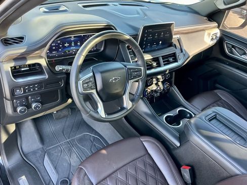 Used 2023 Chevrolet Suburban Z71 w/ Luxury Package image 37