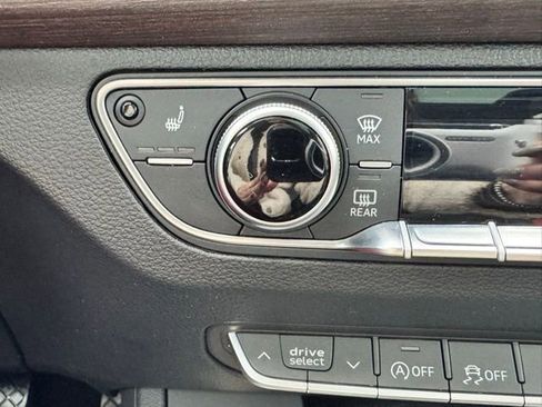 Used 2023 Audi Q5 2.0T Premium w/ Convenience Package image 29