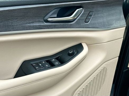 Used 2024 Jeep Grand Cherokee L Limited image 18