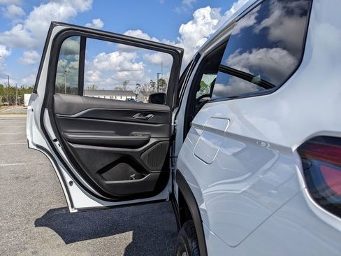 New 2026 Jeep Grand Cherokee L Laredo image 58