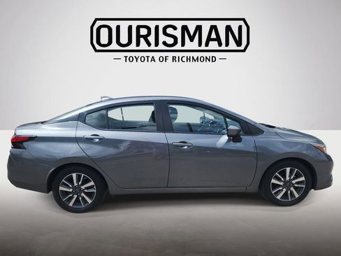 Used 2023 Nissan Versa SV FWD image 8