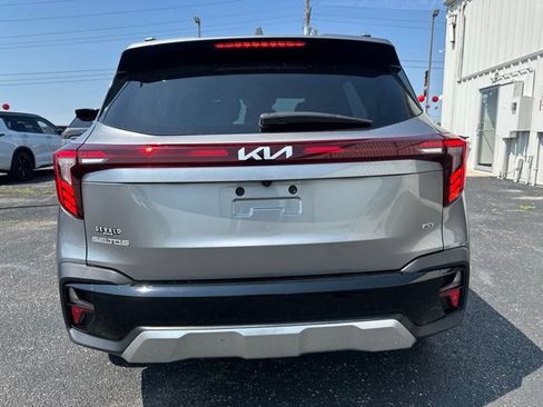 Used 2024 Kia Seltos S AWD/4WD image 9