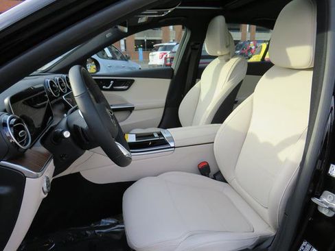 Used 2025 Mercedes-Benz C 300 4MATIC Sedan image 18