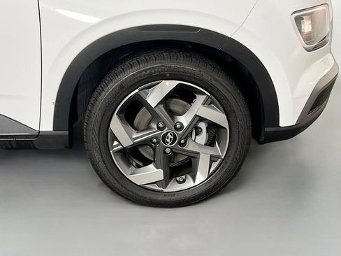 Used 2025 Hyundai Venue SEL image 36