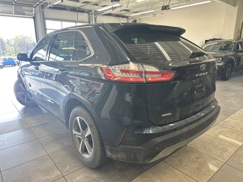 Used 2024 Ford Edge SEL w/ Convenience Package image 12