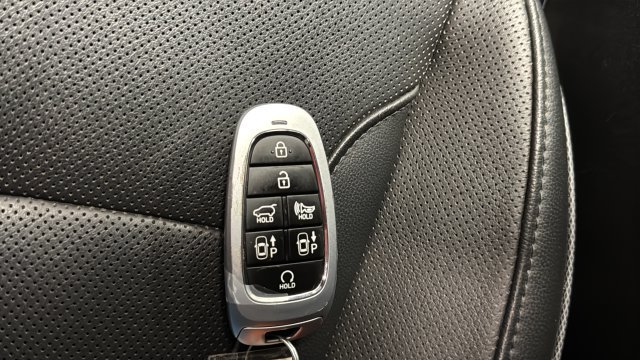 Used 2022 Hyundai Tucson Limited w/ Cargo Package AWD/4WD image 21