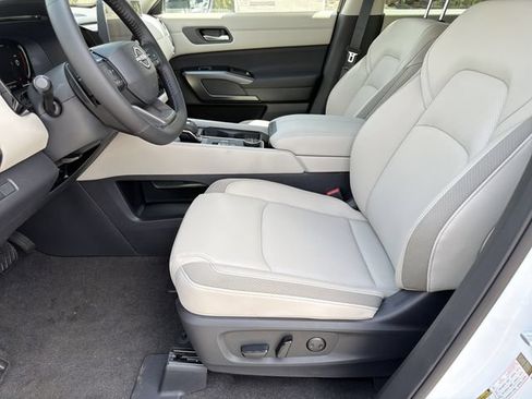 Used 2026 Nissan Pathfinder SL AWD/4WD image 20