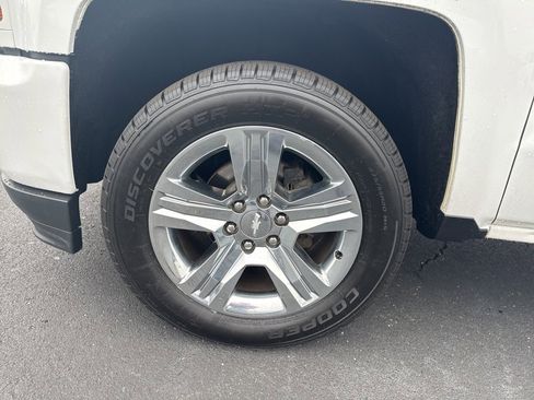 Used 2018 Chevrolet Silverado 1500 Custom w/ Custom Value Package image 10