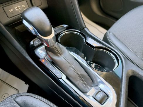 Used 2021 Buick Encore GX Preferred w/ Cold Weather Comfort Package image 17