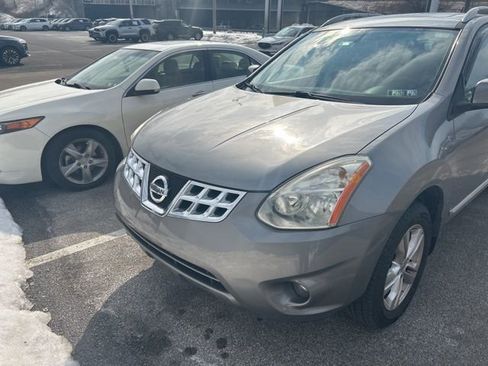 Used 2013 Nissan Rogue SV w/ Premium Pkg image 3