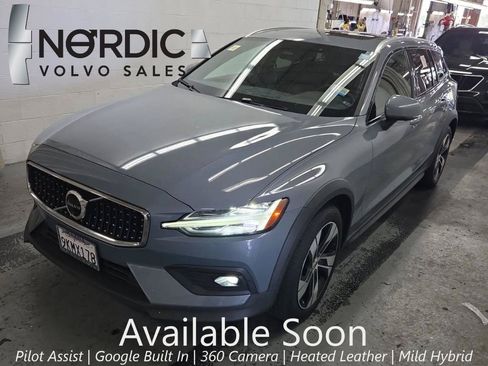 Used 2024 Volvo V60 B5 Cross Country Plus AWD/4WD image 1