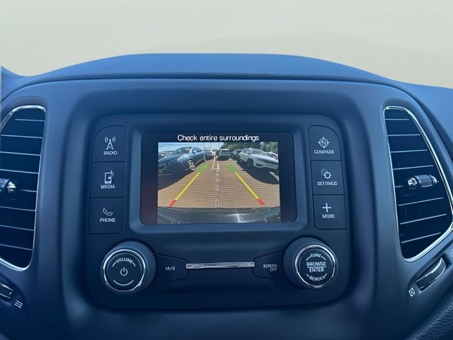 Used 2018 Jeep Compass Latitude AWD/4WD image 12