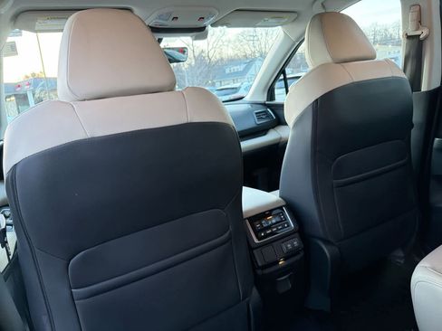 Used 2019 Subaru Ascent Limited w/ Popular Package #3 image 19