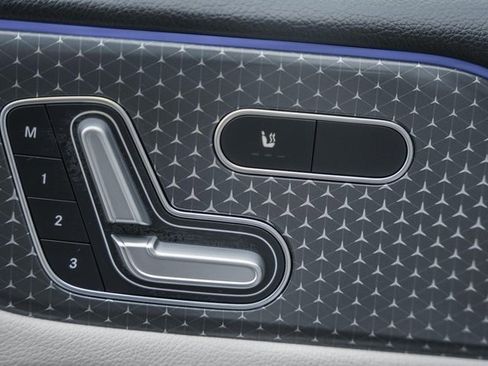 Certified 2025 Mercedes-Benz GLB 250 4MATIC image 39