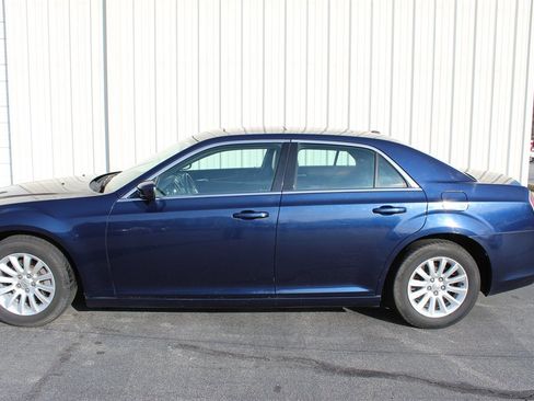 Used 2013 Chrysler 300 Base image 5