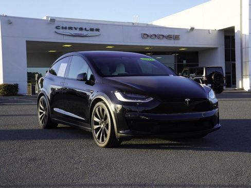 Used 2022 Tesla Model X Plaid image 2