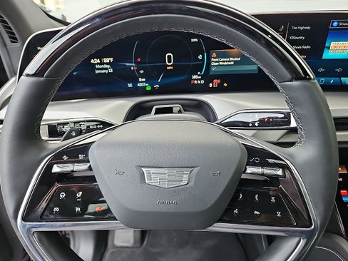 Certified 2026 Cadillac Vistiq Luxury image 11