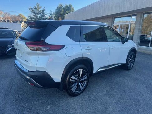 Used 2023 Nissan Rogue SL image 6