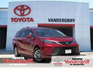 Used 2024 Toyota Sienna LE w/ LE Plus Package FWD video 1