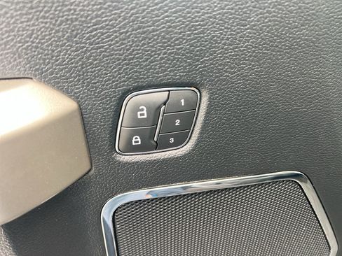 Used 2020 Ford F150 Lariat image 31