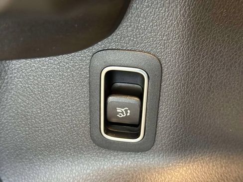 Used 2022 Mercedes-Benz GLA 250 4MATIC image 20