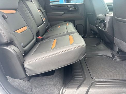 Used 2025 GMC Sierra 2500 AT4 w/ AT4 Premium Plus Package AWD/4WD image 16