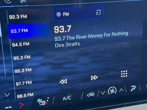 Certified 2024 Chevrolet Traverse LT image 21