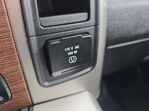 Used 2018 RAM 1500 Laramie AWD/4WD image 32